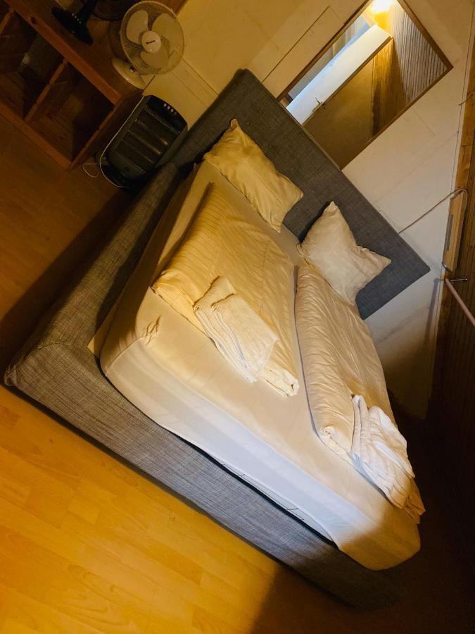 Zimmer Im Dachgeschoss Kaiserslautern Exterior photo